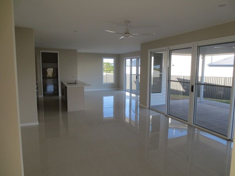 6 Hollyhock Circuit, Noosa Heads QLD 4567