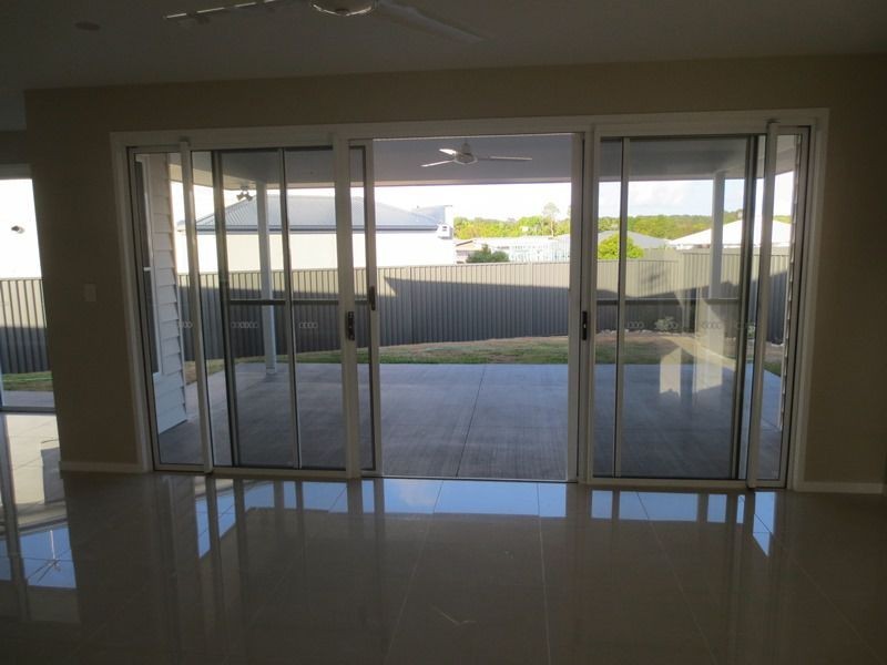 6 Hollyhock Circuit, Noosa Heads QLD 4567