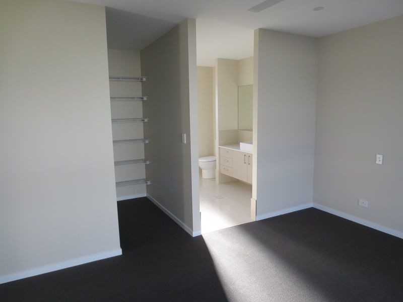 6 Hollyhock Circuit, Noosa Heads QLD 4567