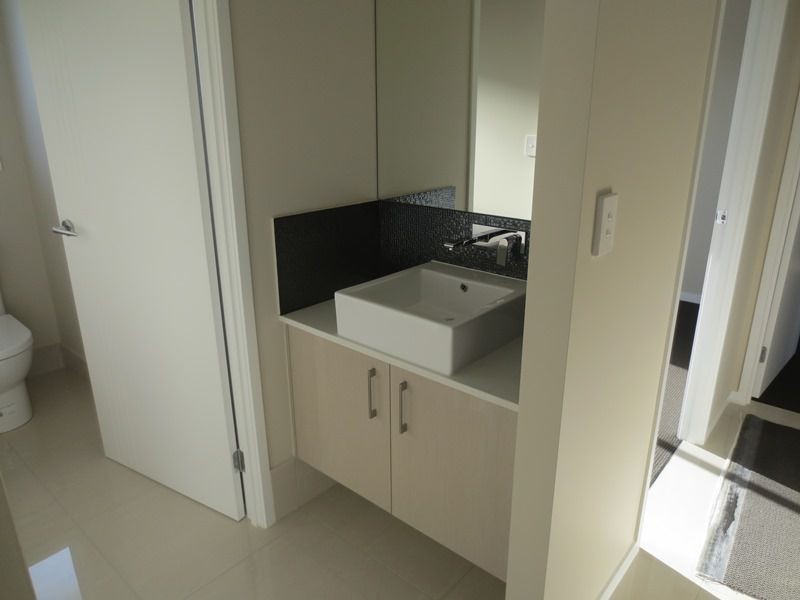 6 Hollyhock Circuit, Noosa Heads QLD 4567