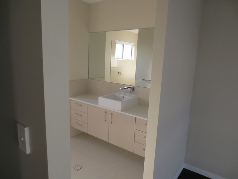 6 Hollyhock Circuit, Noosa Heads QLD 4567