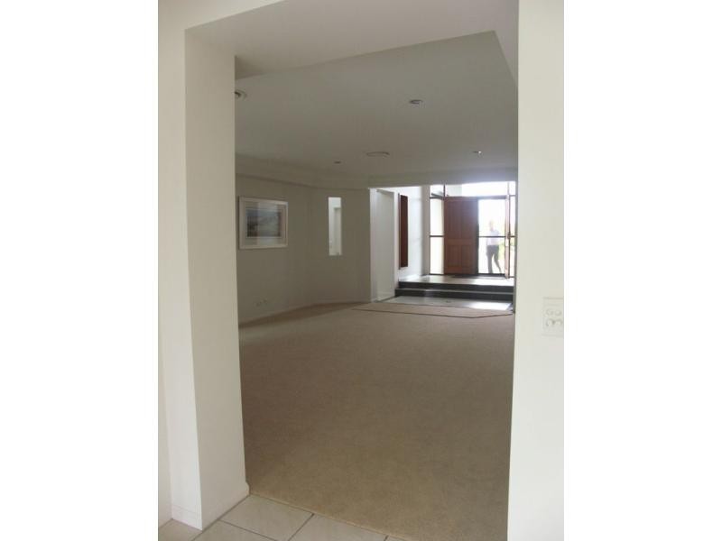 16 Greenside Court, Peregian Springs QLD 4573