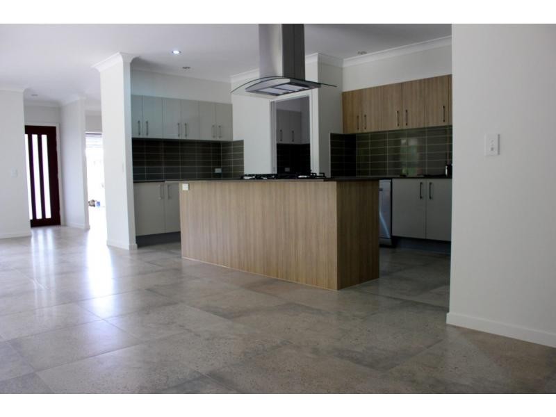 10 Honey Myrtle Road, Noosa Heads QLD 4567