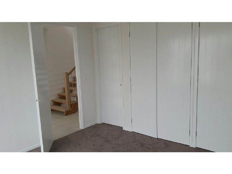 8 Hollyhock Crescent, Noosa Heads QLD 4567