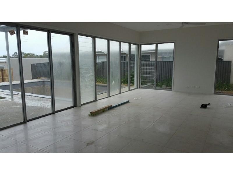 8 Hollyhock Crescent, Noosa Heads QLD 4567