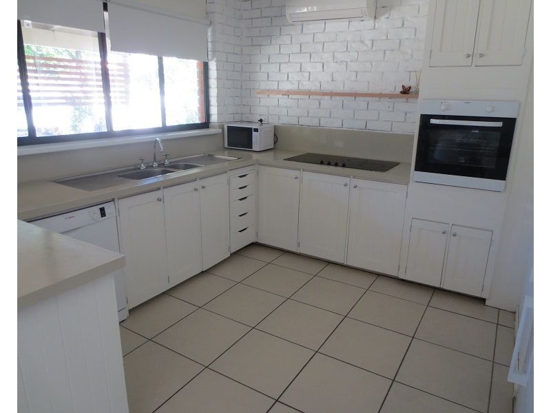 1 Boxsell Rise, Sunrise Beach QLD 4567