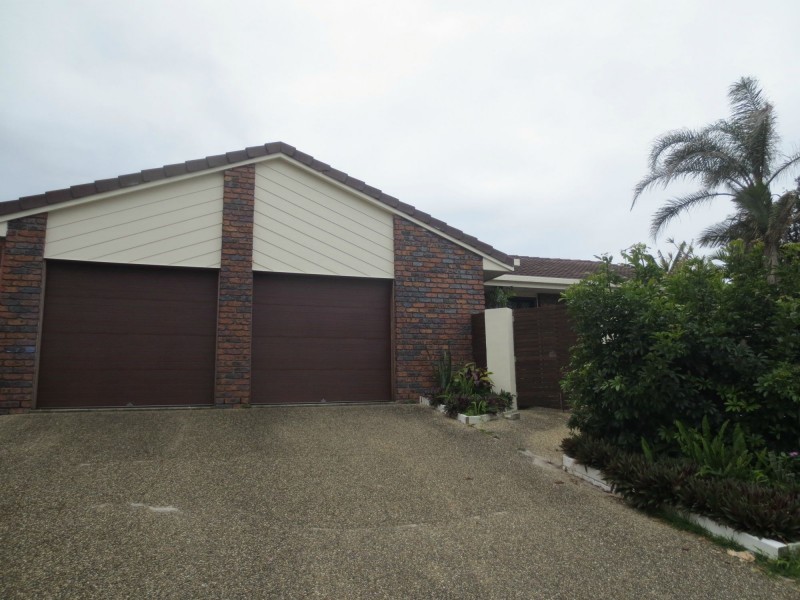 3 Daybreak Court St, Castaways Beach QLD 4567