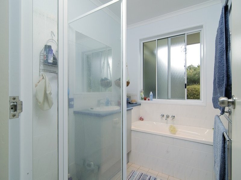 64 Hooper Crescent, Tewantin QLD 4565