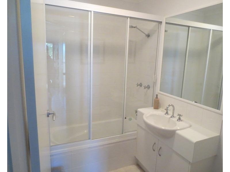 9/86 Southern Cross Parade, Sunrise Beach QLD 4567