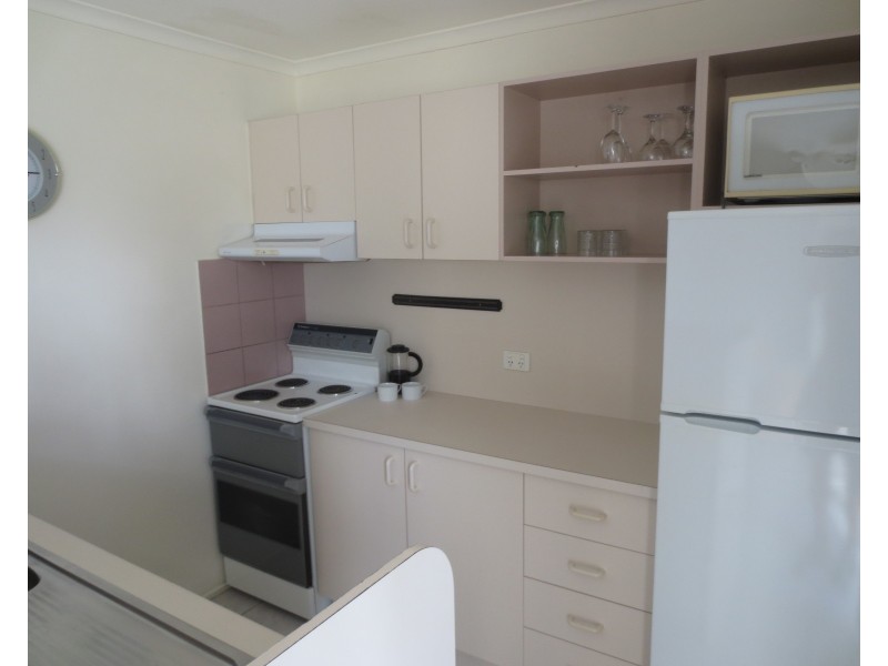 118/24 Lake Weyba Dr, Noosaville QLD 4566