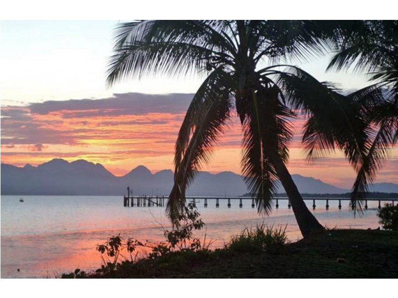 5 Marine Parade, Cardwell QLD 4849