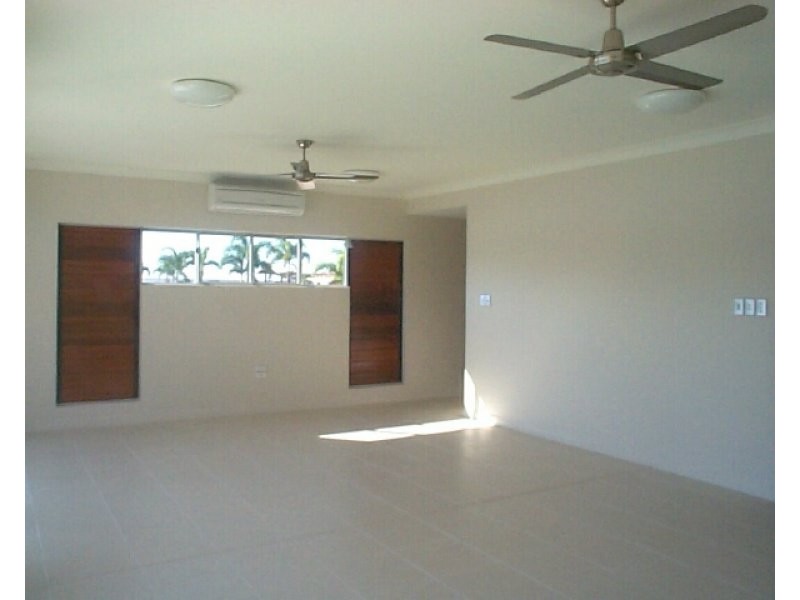 2/74 Keith Williams Drive, Cardwell QLD 4849