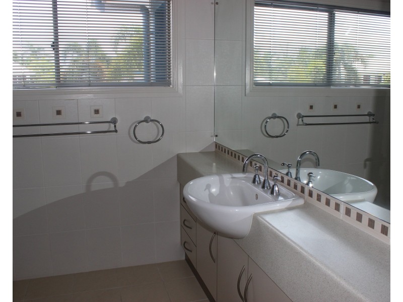 2/74 Keith Williams Drive, Cardwell QLD 4849