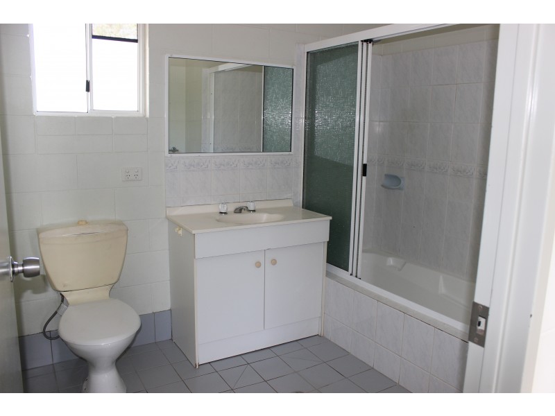 4/231 Victoria Street, Cardwell QLD 4849