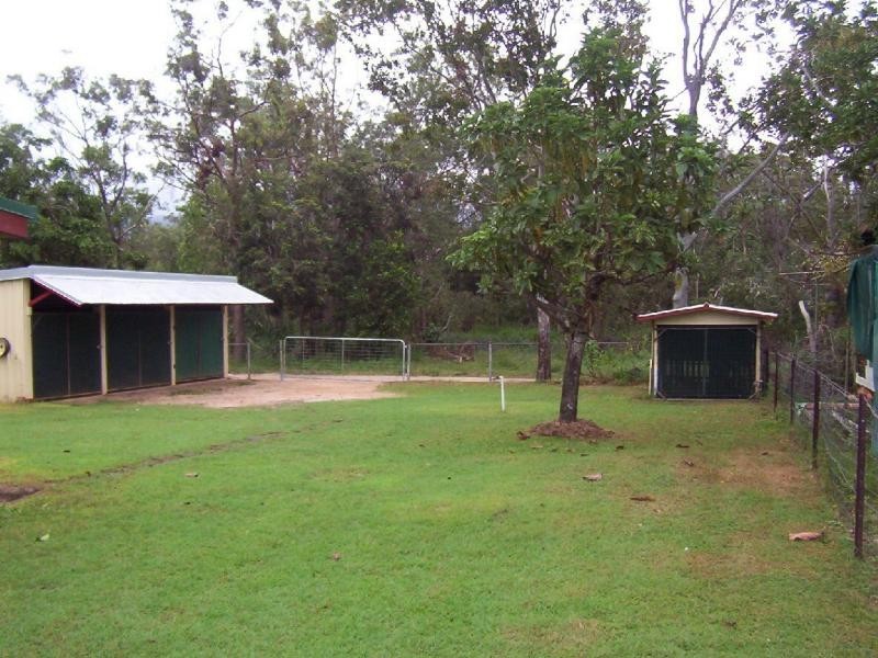 225 Victoria Street, Cardwell QLD 4849