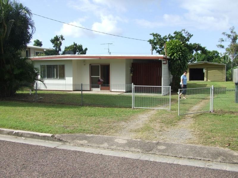 10 Jamieson Street, Cardwell QLD 4849