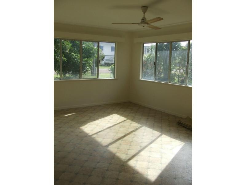 10 Jamieson Street, Cardwell QLD 4849