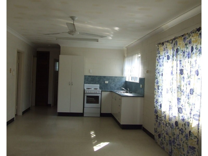 1/199 Victoria Street, Cardwell QLD 4849