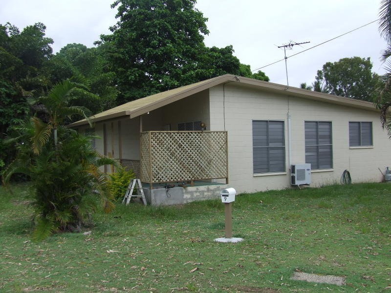 9 Jamieson Street, Cardwell QLD 4849