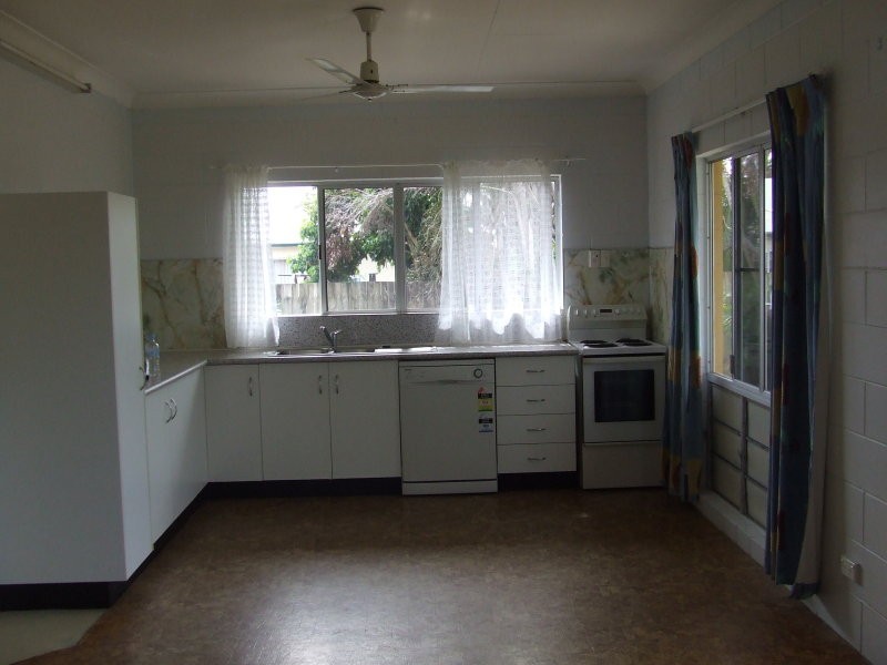 Unit 2/10 Raleigh Street, Cardwell QLD 4849