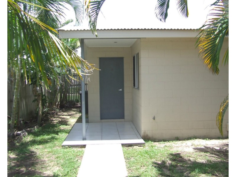 3/2 Toohey Street, Cardwell QLD 4849