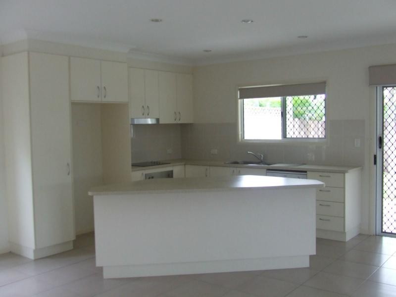 2/2 Winter Street, Cardwell QLD 4849