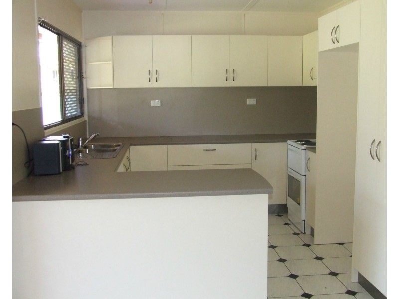 4 Gregory Street, Cardwell QLD 4849