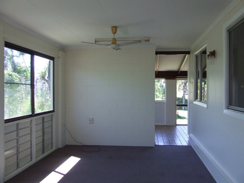 100 Bowen Street, Cardwell QLD 4849