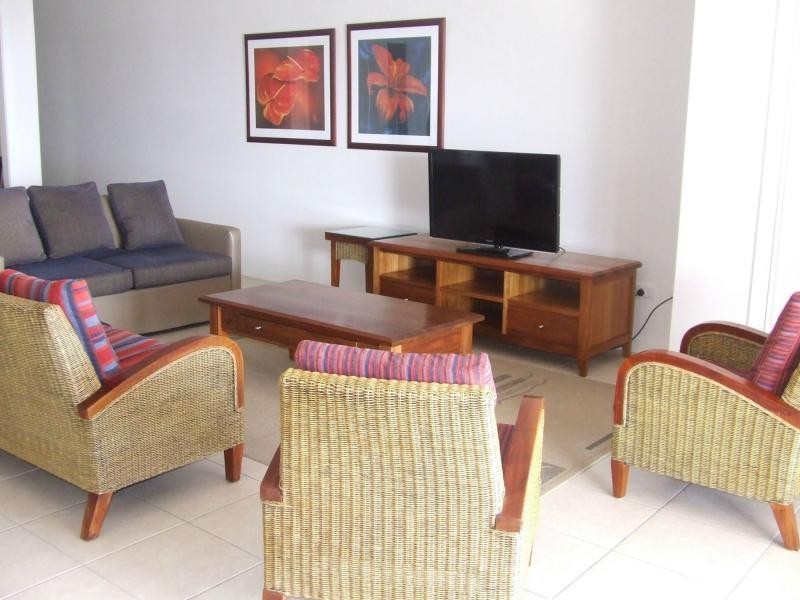 2/25 Poinciana Boulevard, Cardwell QLD 4849