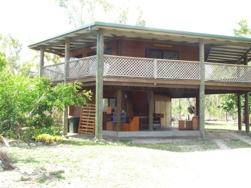 2 Edmondson Close, Cardwell QLD 4849