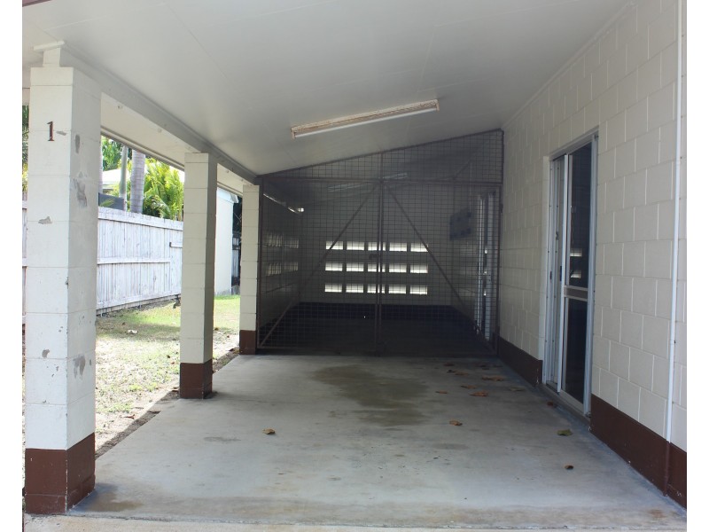 1 Teitzel Close, Cardwell QLD 4849