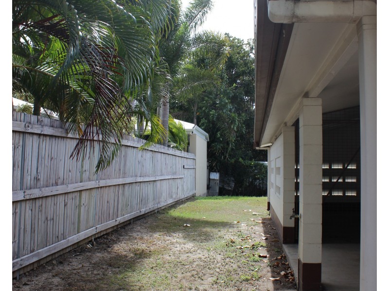 1 Teitzel Close, Cardwell QLD 4849