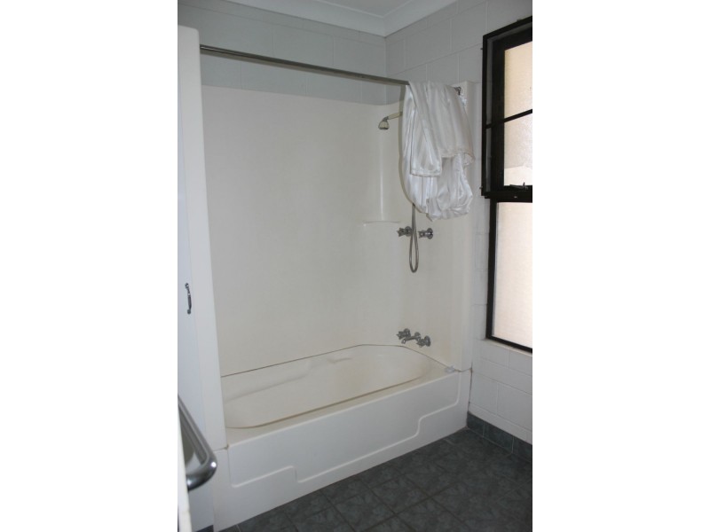 Unit/129 Victoria Street, Cardwell QLD 4849