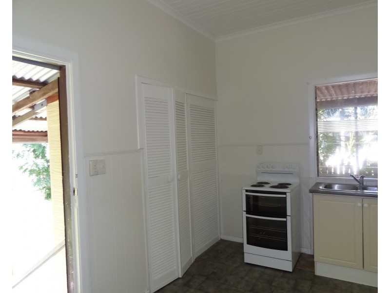 2/46 Gregory Street, Cardwell QLD 4849