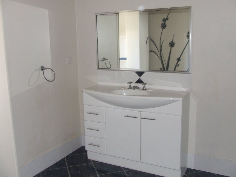 4 Edmondson Close, Cardwell QLD 4849