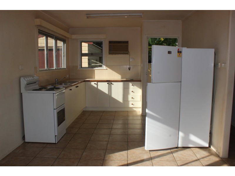 2/4 Jamieson Street, Cardwell QLD 4849