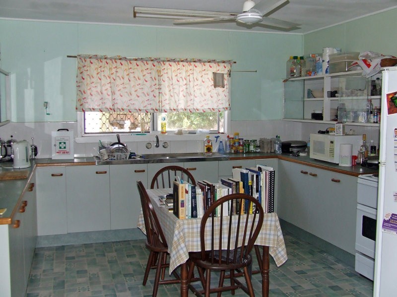 233 Victoria Street, Cardwell QLD 4849