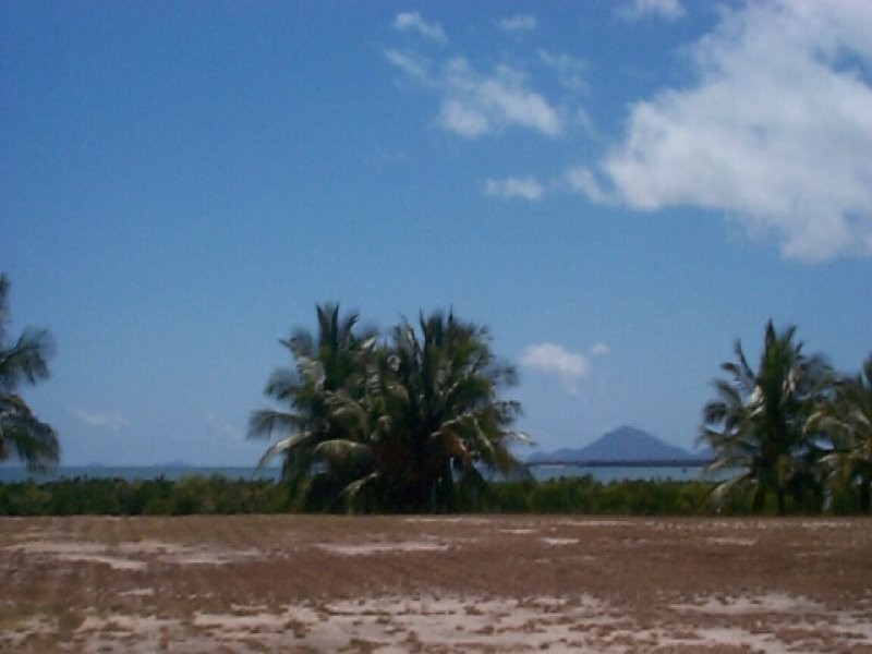 33-37 Keith Williams Drive, Cardwell QLD 4849