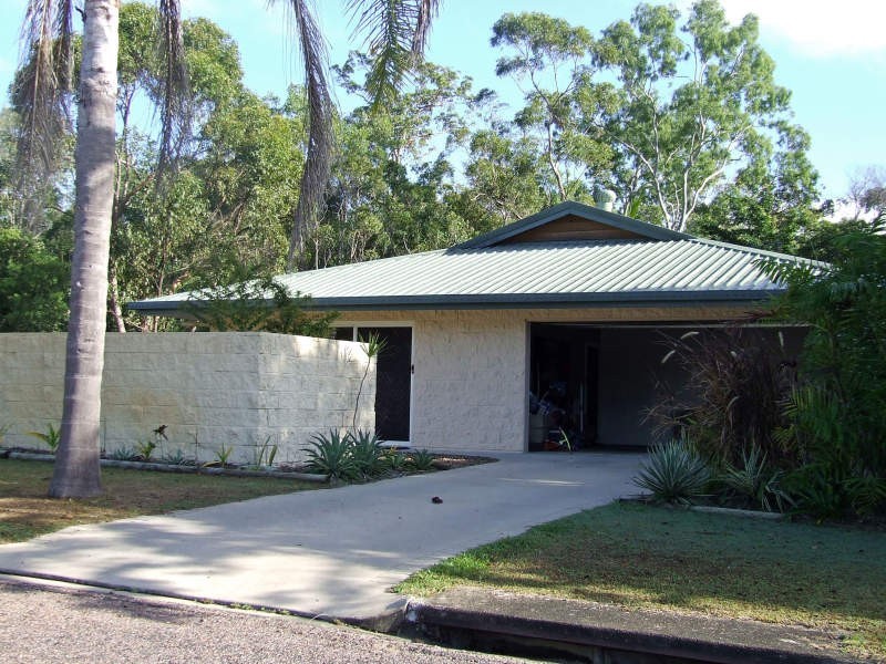 4 Edmondson Close, Cardwell QLD 4849