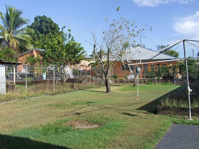 10 Toohey Street, Cardwell QLD 4849