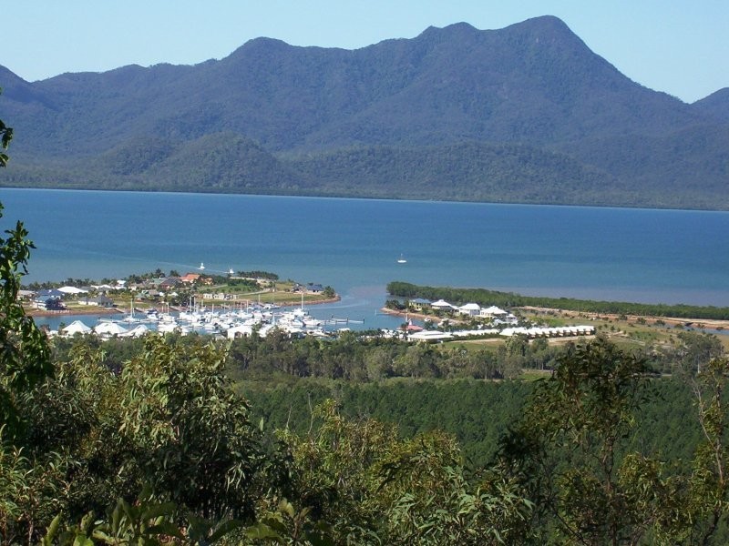 4 Cassia Crescent, Cardwell QLD 4849