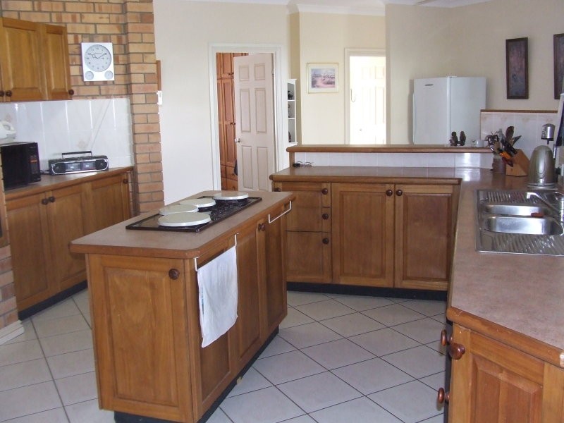 12 White Street, Cardwell QLD 4849