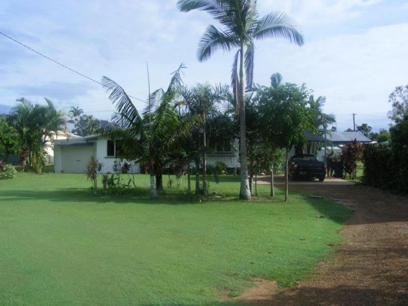 8 Landsdown Street, Cardwell QLD 4849