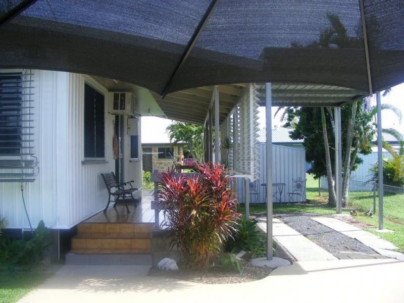 8 Landsdown Street, Cardwell QLD 4849
