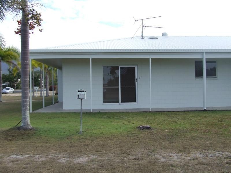 Unit 3/1 Leefe Street, Cardwell QLD 4849