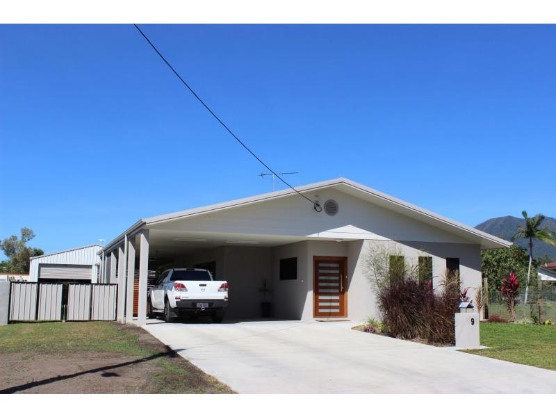 9 Albert Street, Cardwell QLD 4849