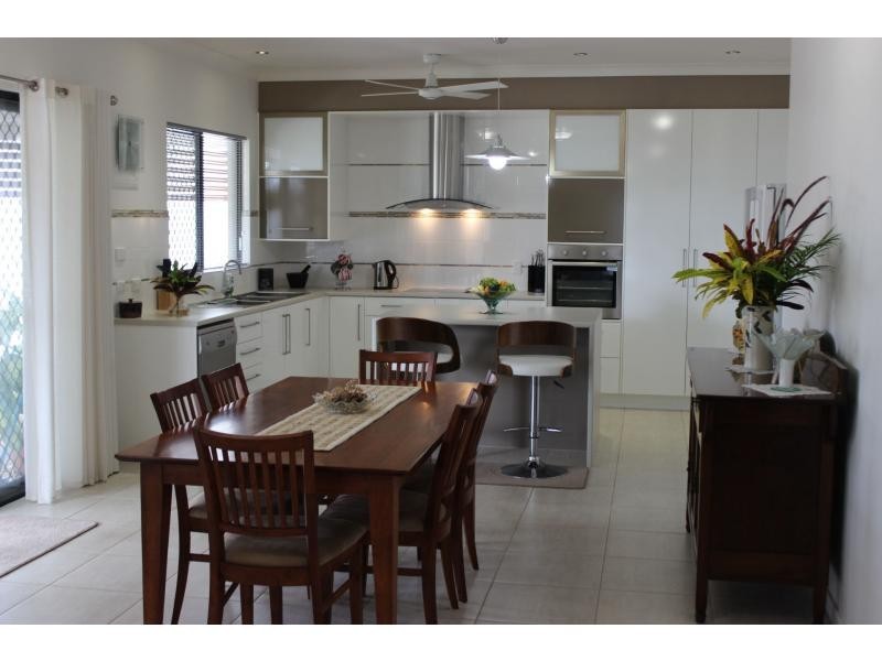 9 Albert Street, Cardwell QLD 4849