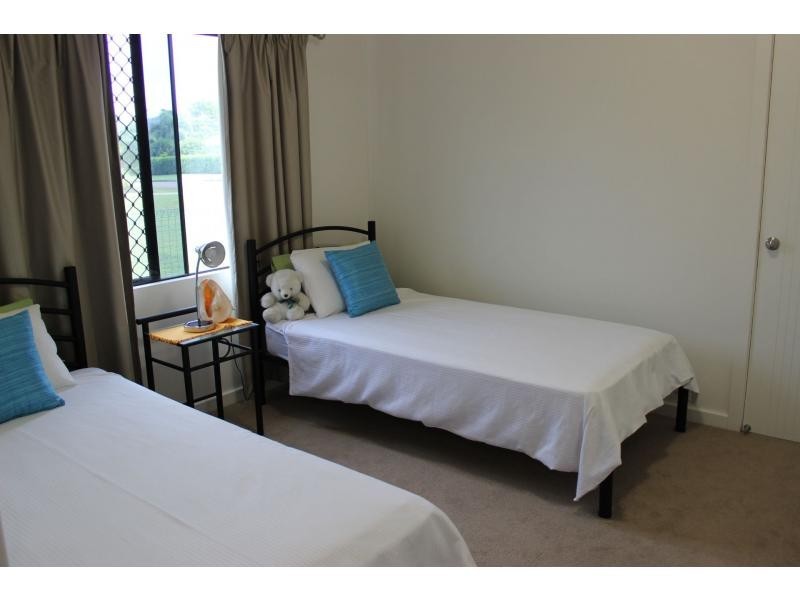 9 Albert Street, Cardwell QLD 4849