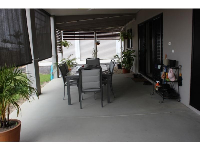 9 Albert Street, Cardwell QLD 4849