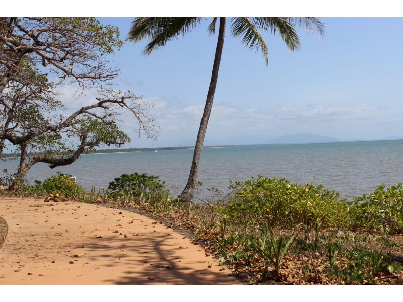 9 Victoria Street, Cardwell QLD 4849